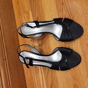 Liz Claiborne heels brand new